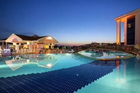 Roma Beach Resort & Spa